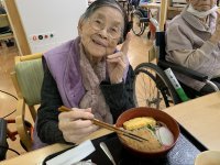 年越しそばを食べてよいお年をお迎えください。