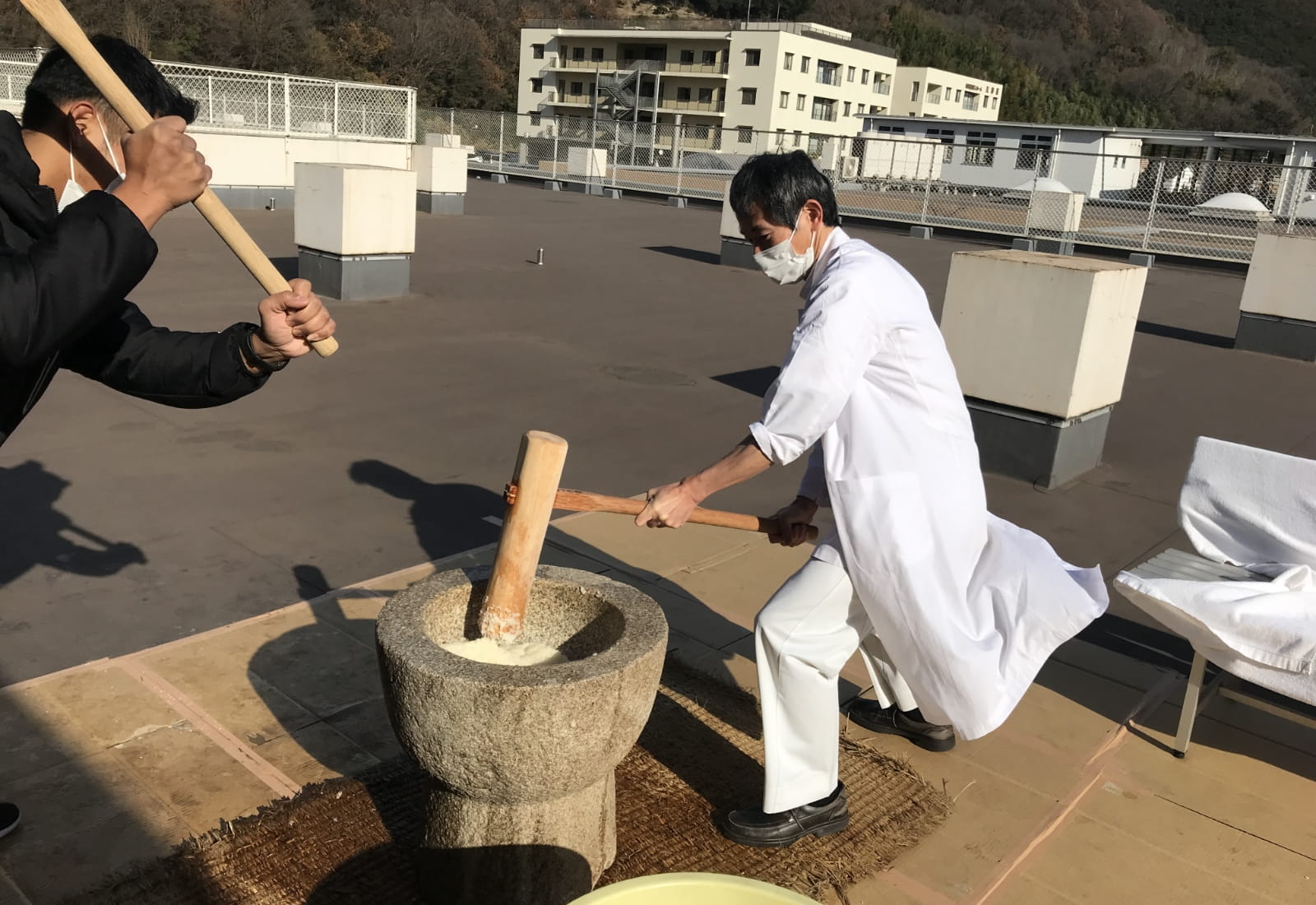 お餅つき