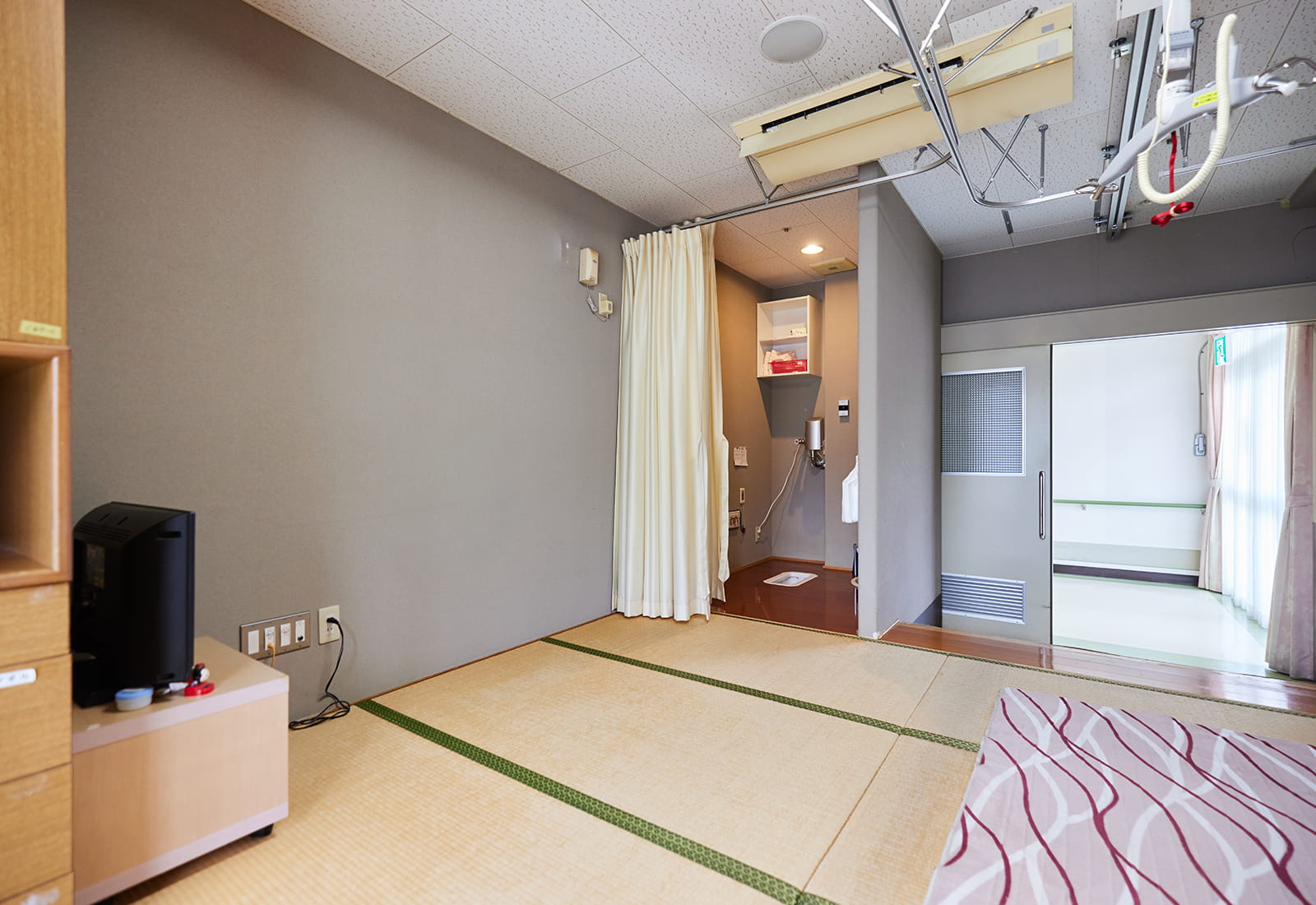 居室（和室：床式トイレ付）